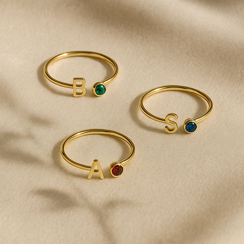 Artemisia – Anello con lettera e pietra natale