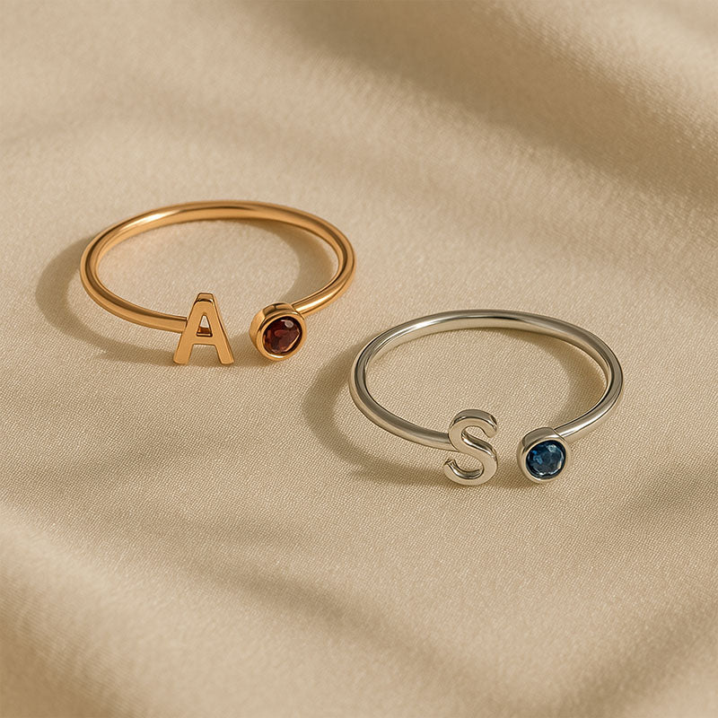 Artemisia – Anello con lettera e pietra natale