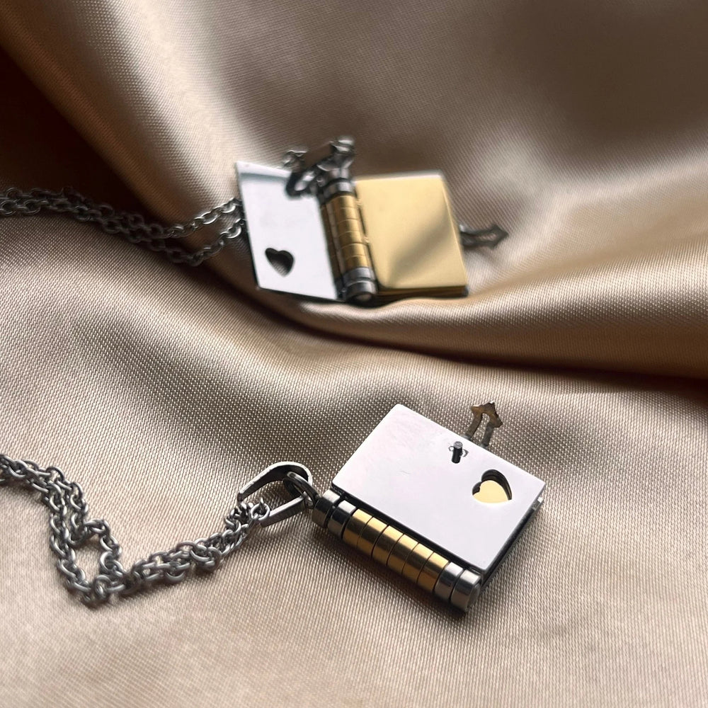 Artemisia™ Collana libro personalizzato