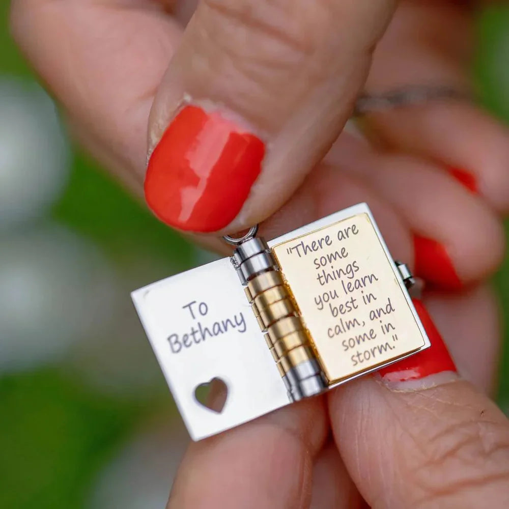 Artemisia™ Collana libro personalizzato